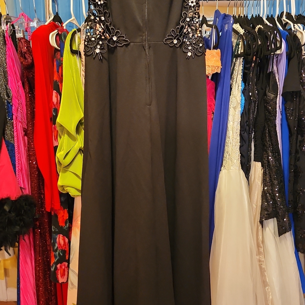 Windsor Elegant Black Maxi Dress with Floral Details